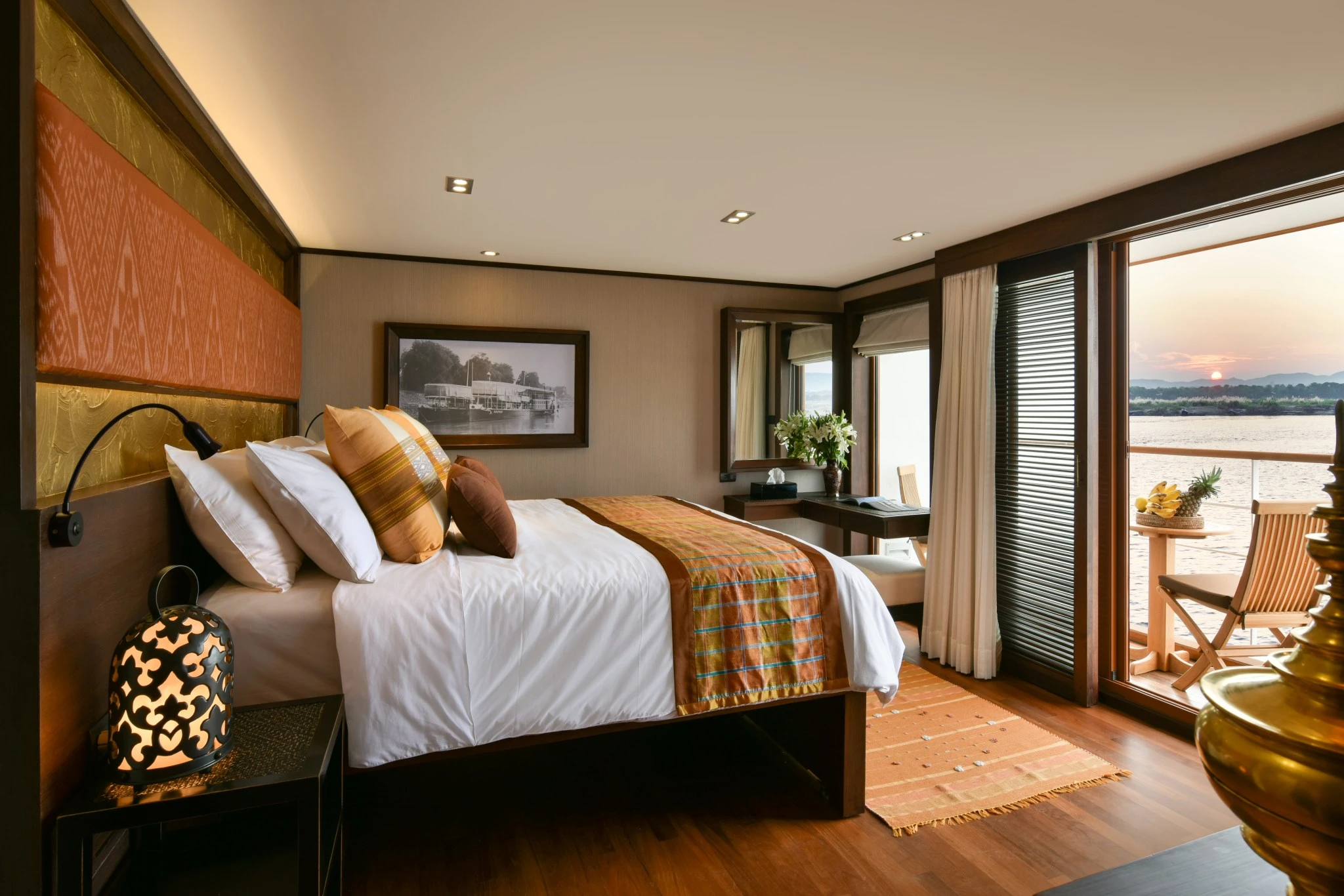 Sanctuary Ananda Deluxe Suite Bed-02