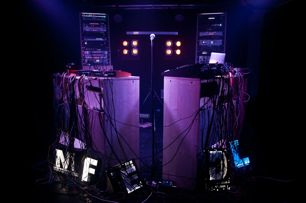 MFEDL.live1