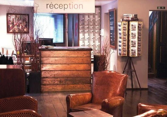 college-hotel-lyon-lobby
