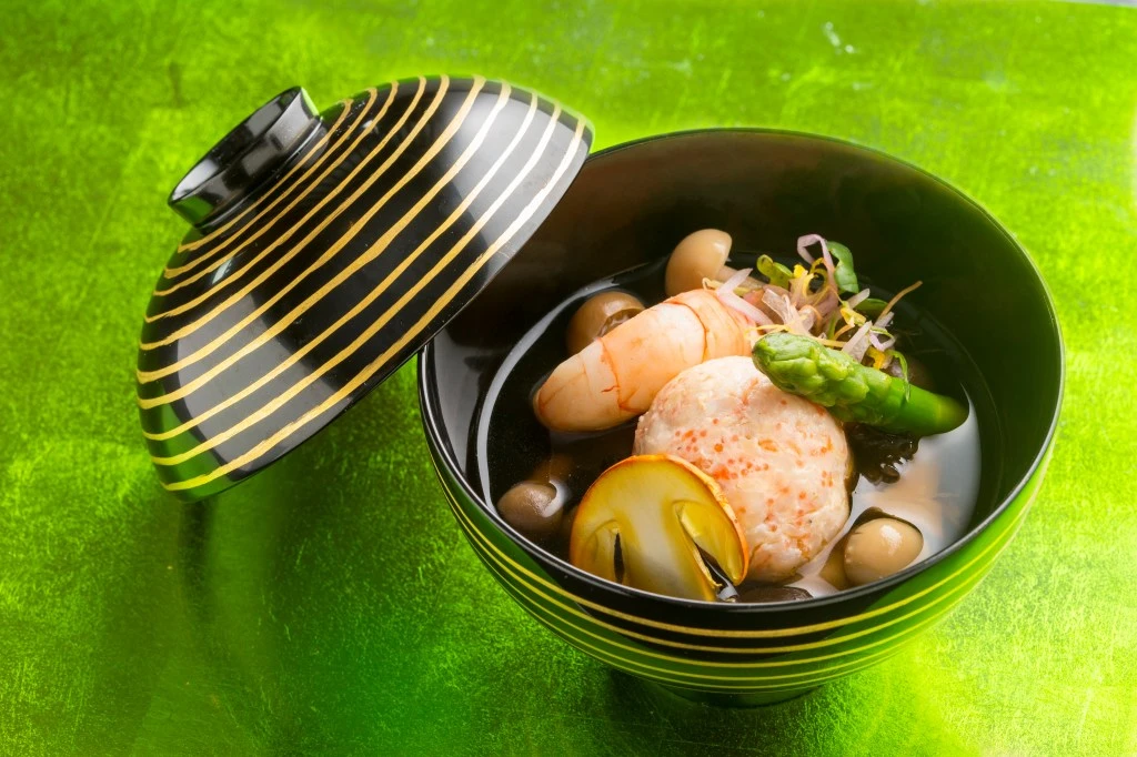 EBI SHINJO_Restaurant Yoshi_Hotel Metropole MC_StudioPhenix.jpg
