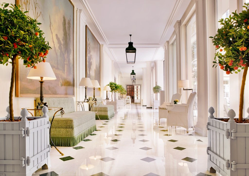 Le_Bristol_Paris_Colonnade_1_6048.jpg
