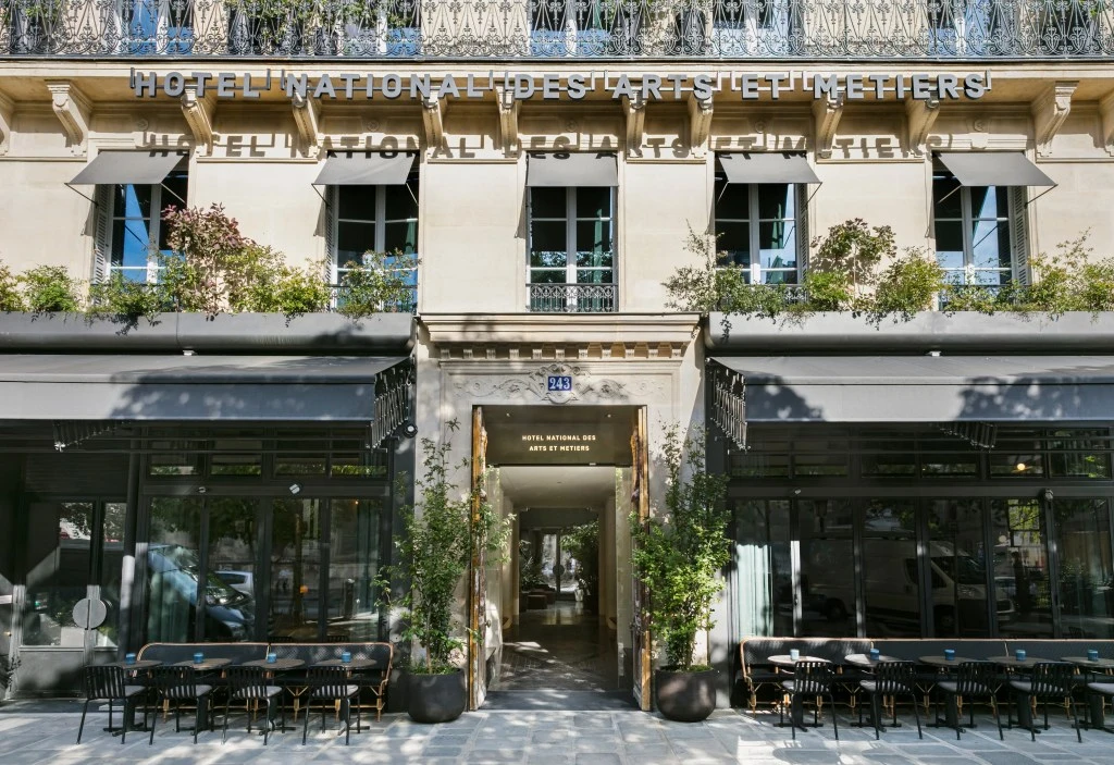 Devanture Hôtel.jpg