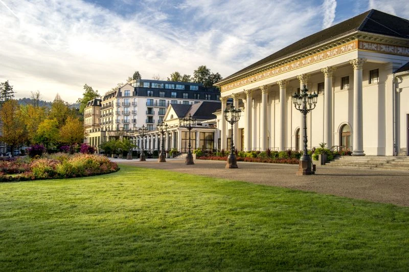 Hotel_Kurhaus_exterior.jpg