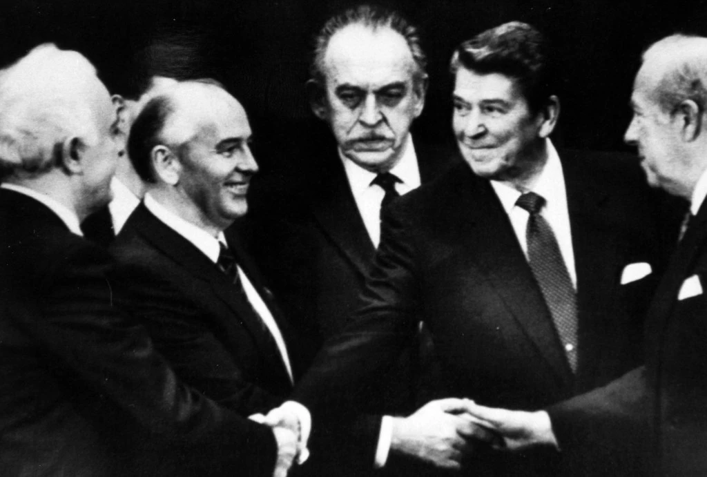 1985 Mikhaïl Gorbatchev et Ronald Reagan